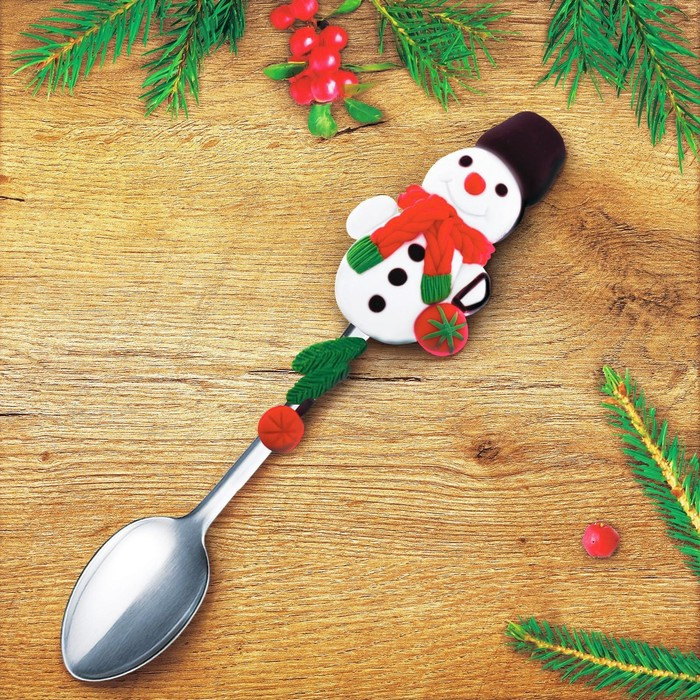 Ложка для декора полимерной глиной «Снеговик в шарфике» - фото 2 - id-p218177834