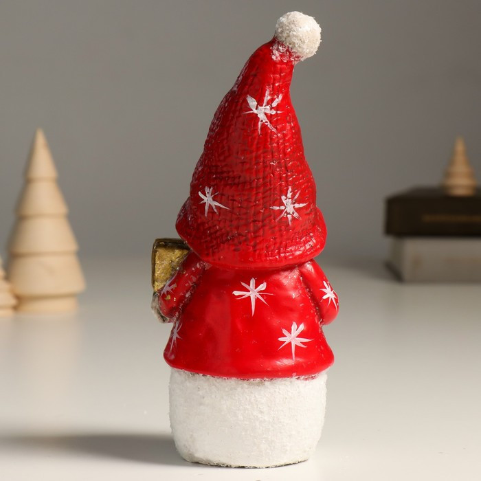 Сувенир полистоун "Дед Мороз в красном наряде с подарком" 8,5х7,5х19,2 см - фото 3 - id-p218178788