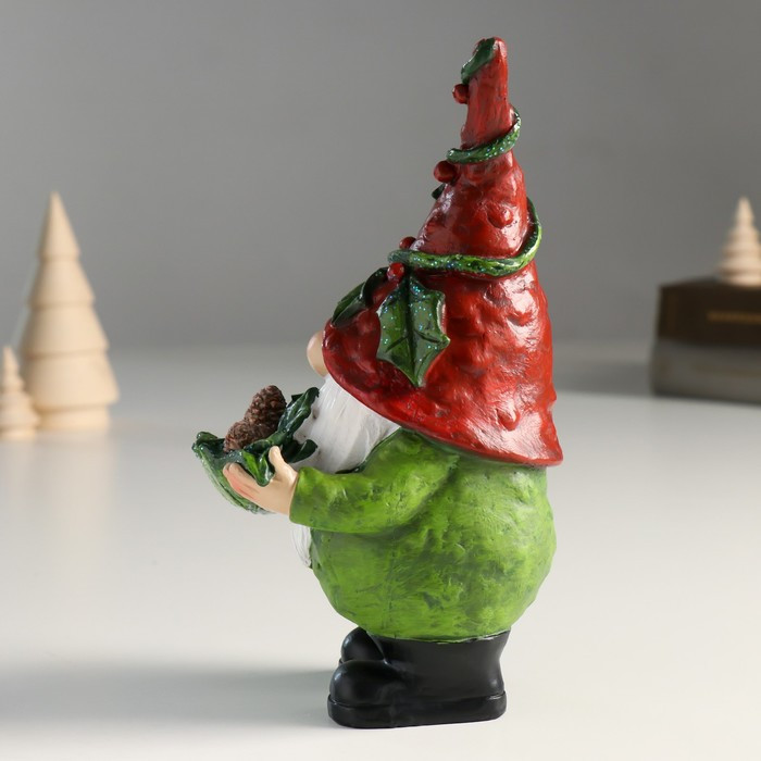 Сувенир полистоун "Дед Мороз в колпаке с ягодами, с шишками на листе" 9х9х18,8 см - фото 4 - id-p218178790