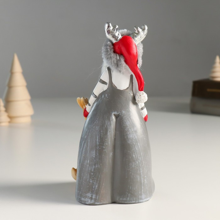 Сувенир полистоун "Дед Мороз в шапке с рожками и помощником оленем" 8,5х8х17 см - фото 3 - id-p218178814