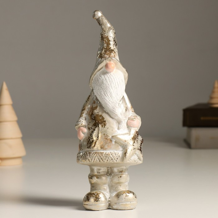 Сувенир полистоун "Высокий Дед Мороз в золотом наряде со звездой" 8,8х8,2х23 см - фото 1 - id-p218178957