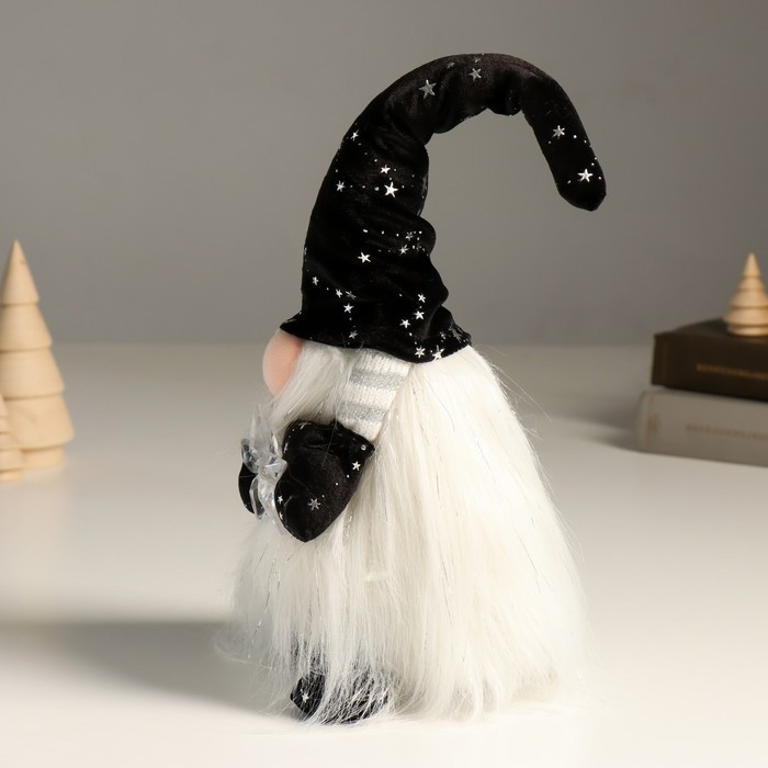 Кукла интерьерная "Гном в чёрном колпаке со звездами, со звёздочкой в руках" 36 см - фото 4 - id-p218179020