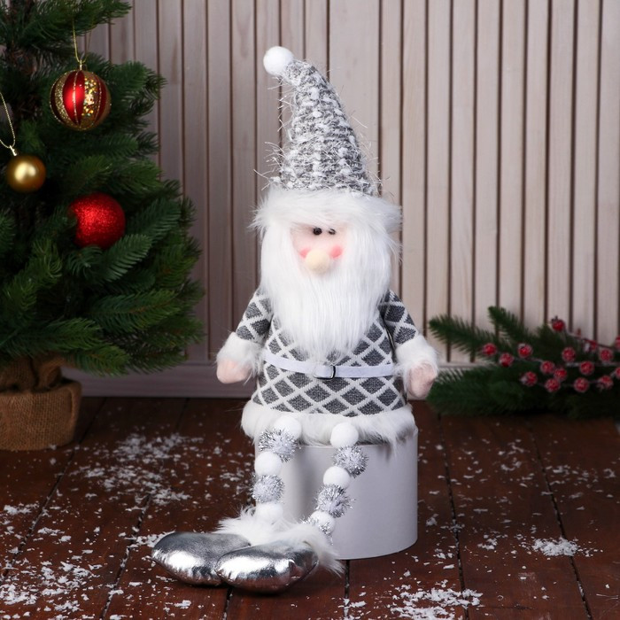 Мягкая игрушка "Дед Мороз в костюме с ремешком, ножки-бусинки" 15х39 см, серый - фото 1 - id-p218179243
