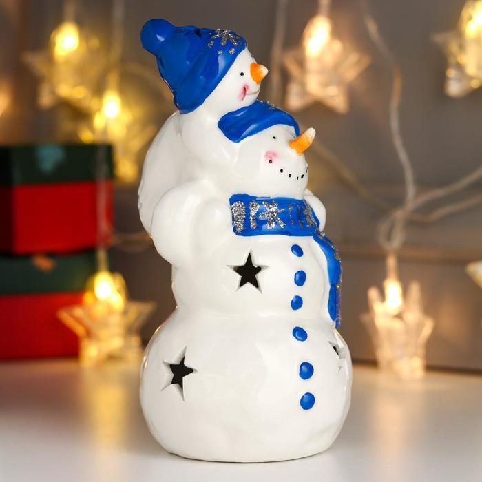 Сувенир керамика свет "Снеговик с малышом, синие колпаки и шарфы" 19х10х10 см - фото 4 - id-p218179323