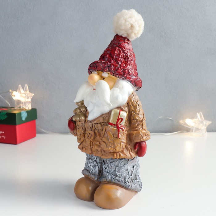 Сувенир полистоун "Дед Мороз в пиджачке с ёлочкой и подарком" 10,5х8х20,5 см - фото 4 - id-p218179330
