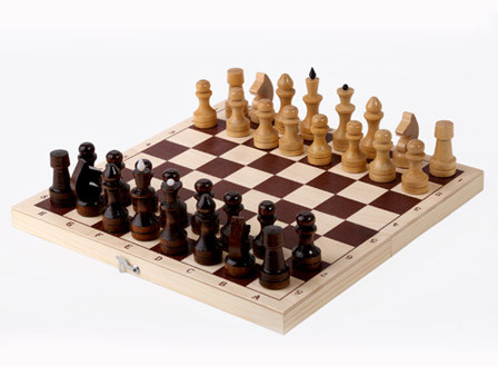 Шахматы с доской (лакированные) 29*29, РФ - фото 1 - id-p218309144
