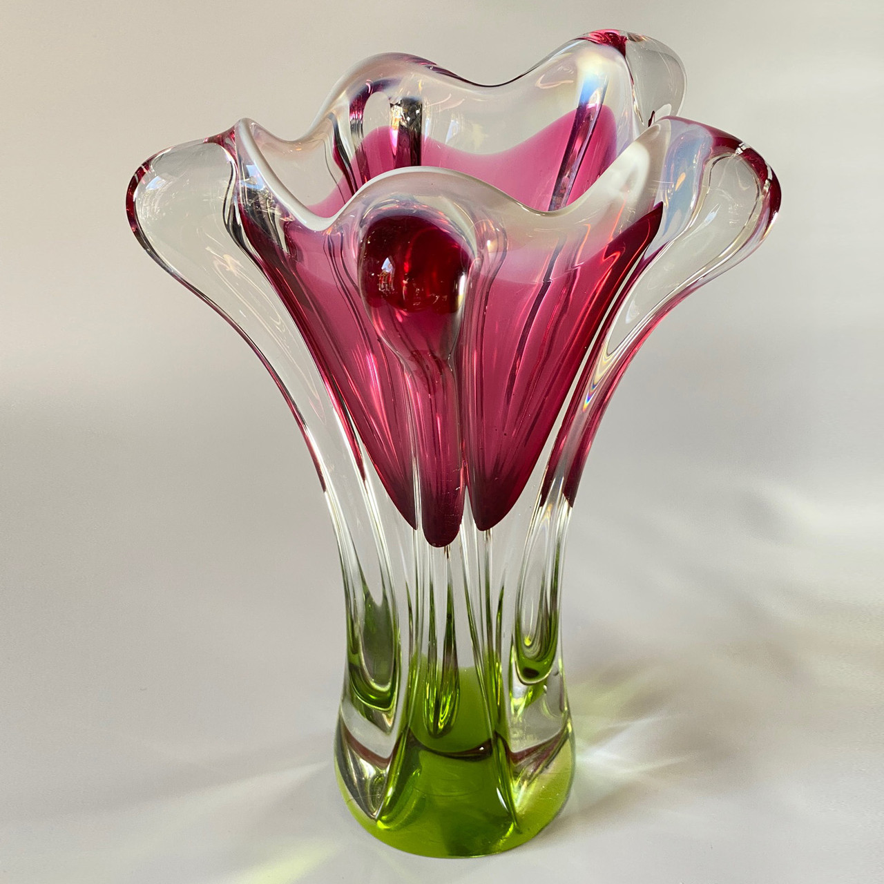 Ваза стеклянная Крокус Pink light, Чехословакия, Богемия, винтаж, фото 1