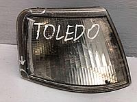 Поворотник правый Seat Toledo 1