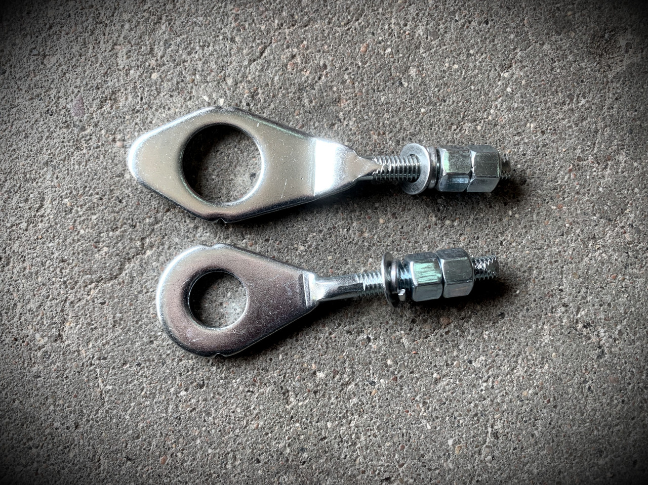 Натяжитель цепи DELTA колеса "Сережки"