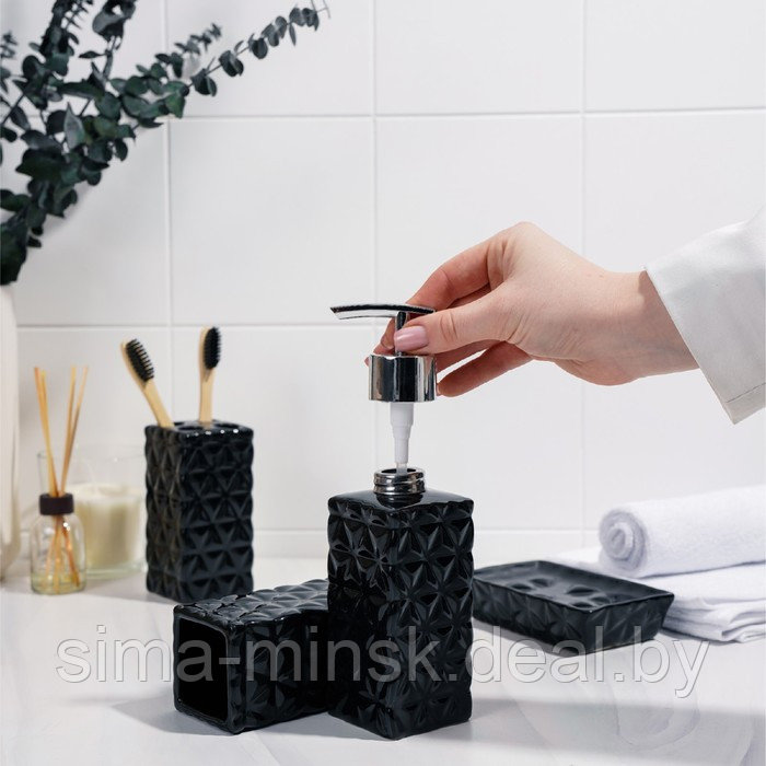 Набор аксессуаров для ванной комнаты «Ромбы», 4 предмета (дозатор 230 мл, мыльница, 2 стакана), цвет чёрный - фото 5 - id-p218432392