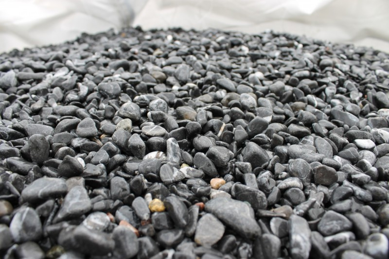Щебень черный мрамор галтованный (фракция 10-20 мм.) 1 тонна - фото 3 - id-p218499345