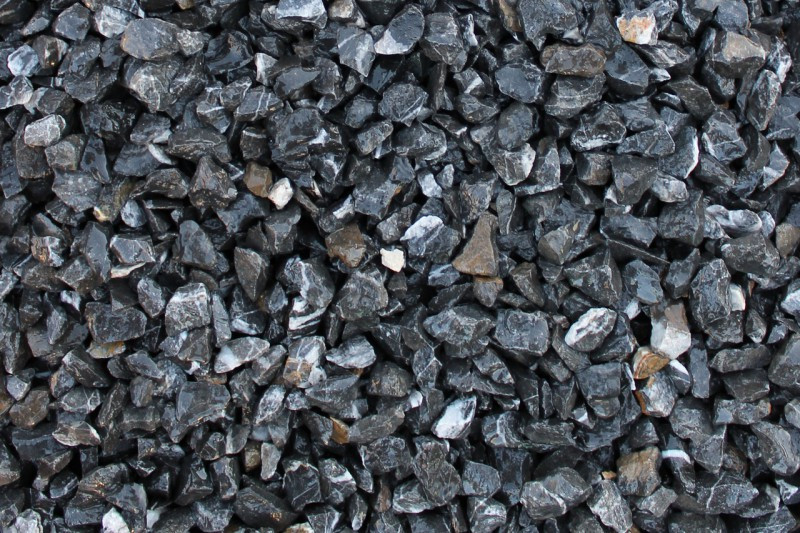 Щебень черный мрамор галтованный (фракция 20-40 мм.) 1 тонна