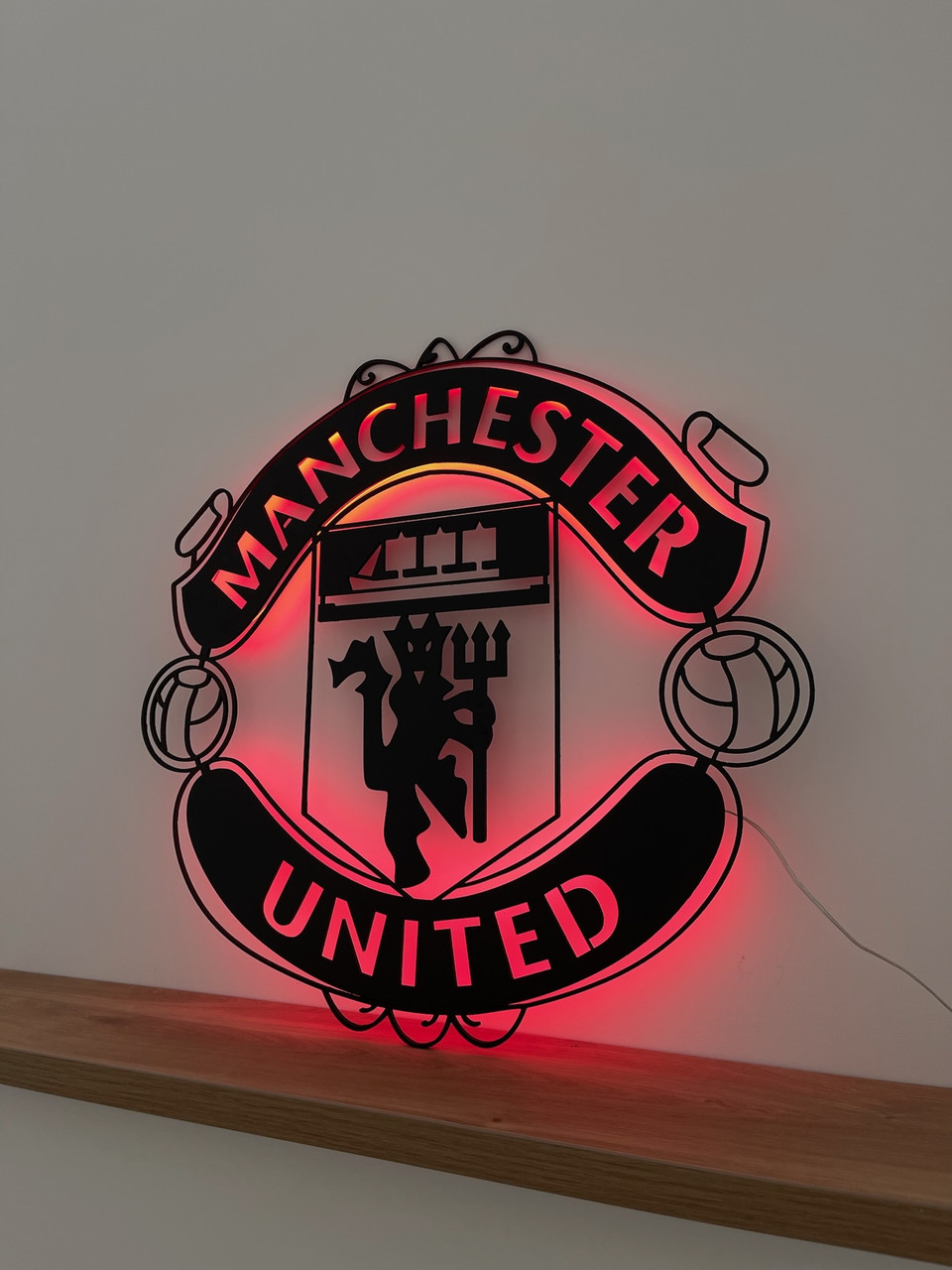 Панно из дерева с подсветкой из неона ''Manchester United'' - фото 3 - id-p218610045