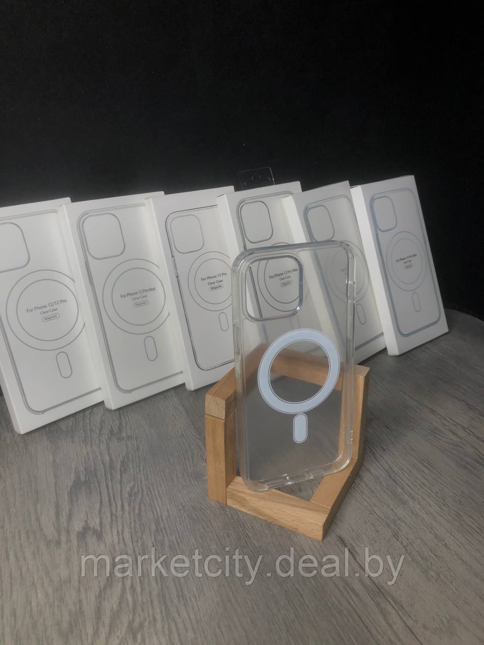 Чехол для iPhone гибридный Ringke Fusion Magnetic MagSafe прозрачный матовый - фото 1 - id-p218631802