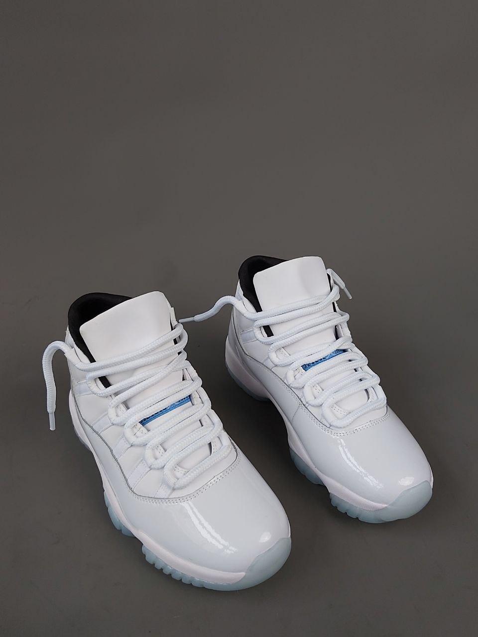 Баскетбольные кроссовки Air Jordan 11 Retro white - фото 9 - id-p218641285
