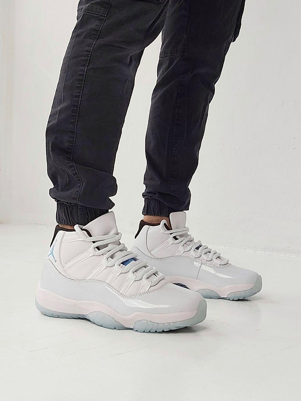 Баскетбольные кроссовки Air Jordan 11 Retro white - фото 2 - id-p218641285