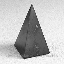Пирамида из шунгита, 4 см, высокая, полированная