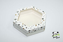 Коробка с прозрачным окном 200х200х60 шестигранная Черно-золотые звезды (белое дно)