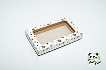 Коробка с прозрачным окном 120х200х30 Черно-золотые звезды (крафт дно)
