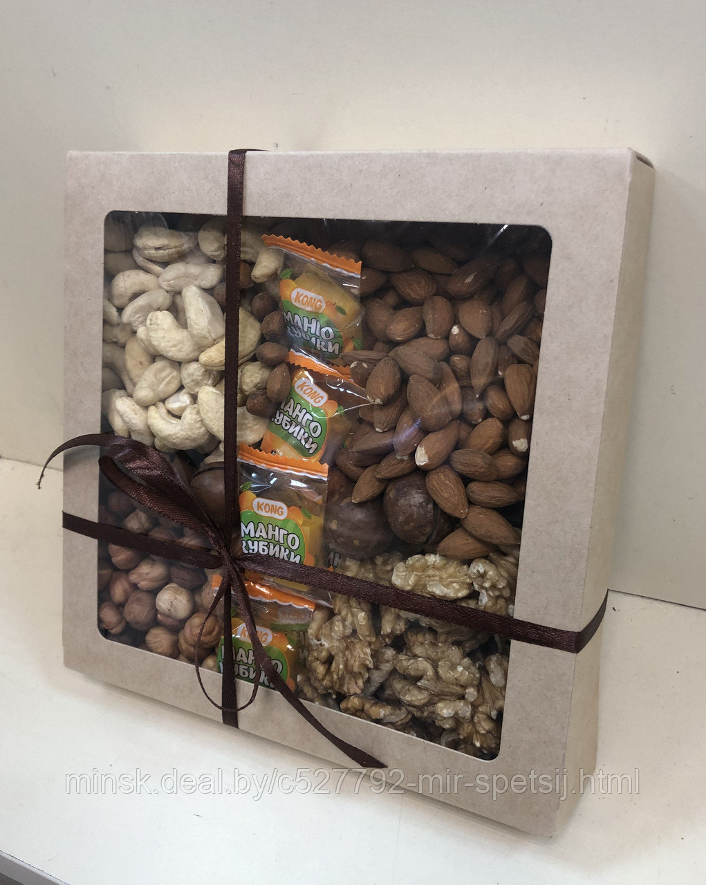 Подарочный набор из орехов и сухофруктов, 800гр