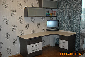 Стол угловой компьютерный