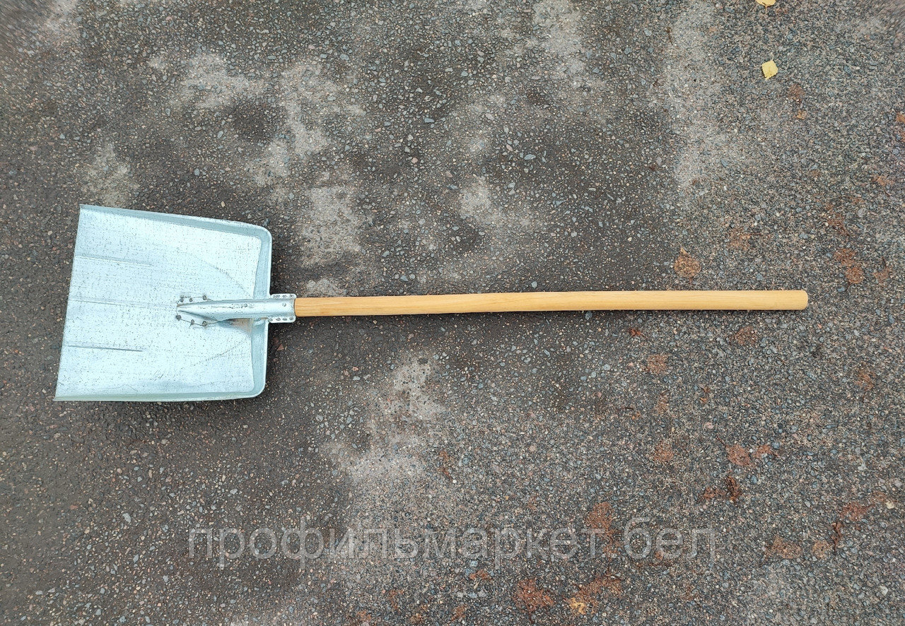 Снегоуборочная лопата металлическая с черенком - фото 1 - id-p219455748