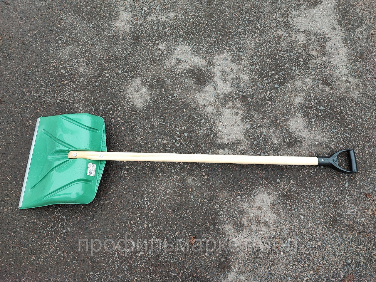 Снегоуборочная лопата пластиковая с черенком, ручкой и лезвием - фото 2 - id-p219455749