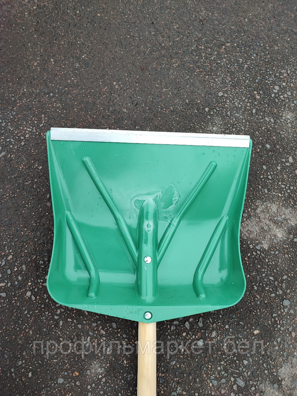 Снегоуборочная лопата пластиковая с черенком, ручкой и лезвием - фото 3 - id-p219455749