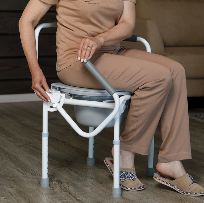 Кресло инвалидное с санитарным оснащением Ortonica TU 3 - фото 2 - id-p219469909