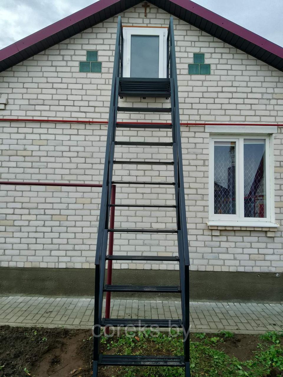 Лестница  с перилами для дома №24