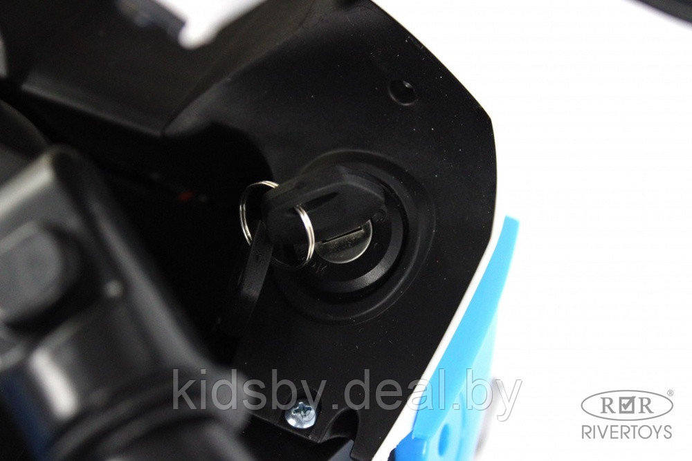 Детский электромотоцикл RiverToys X002XX (бело-синий) - фото 4 - id-p214394874