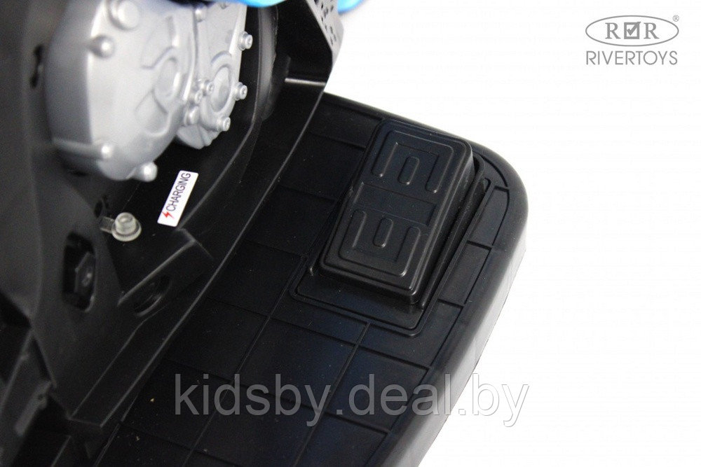 Детский электромотоцикл RiverToys X002XX (бело-синий) - фото 5 - id-p214394874