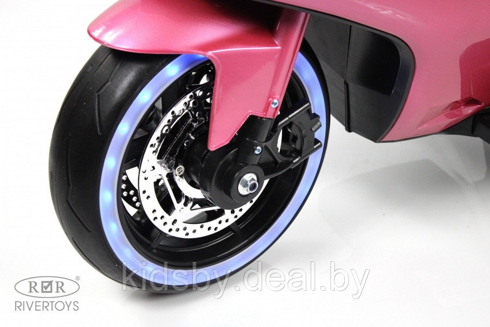 Детский электромотоцикл RiverToys X003XX (розовый глянец) - фото 6 - id-p214394879
