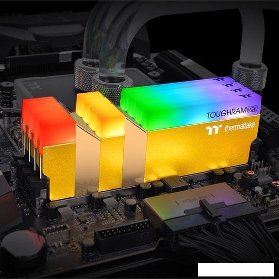 Оперативная память Thermaltake ToughRam RGB 2x8GB DDR4 PC4-28800 RG26D408GX2-3600C18A - фото 5 - id-p219448874