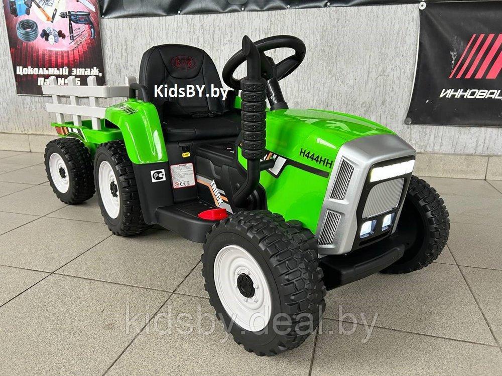 Детский электромобиль RiverToys H444HH (зеленый) трактор с прицепом и пультом - фото 1 - id-p162138796