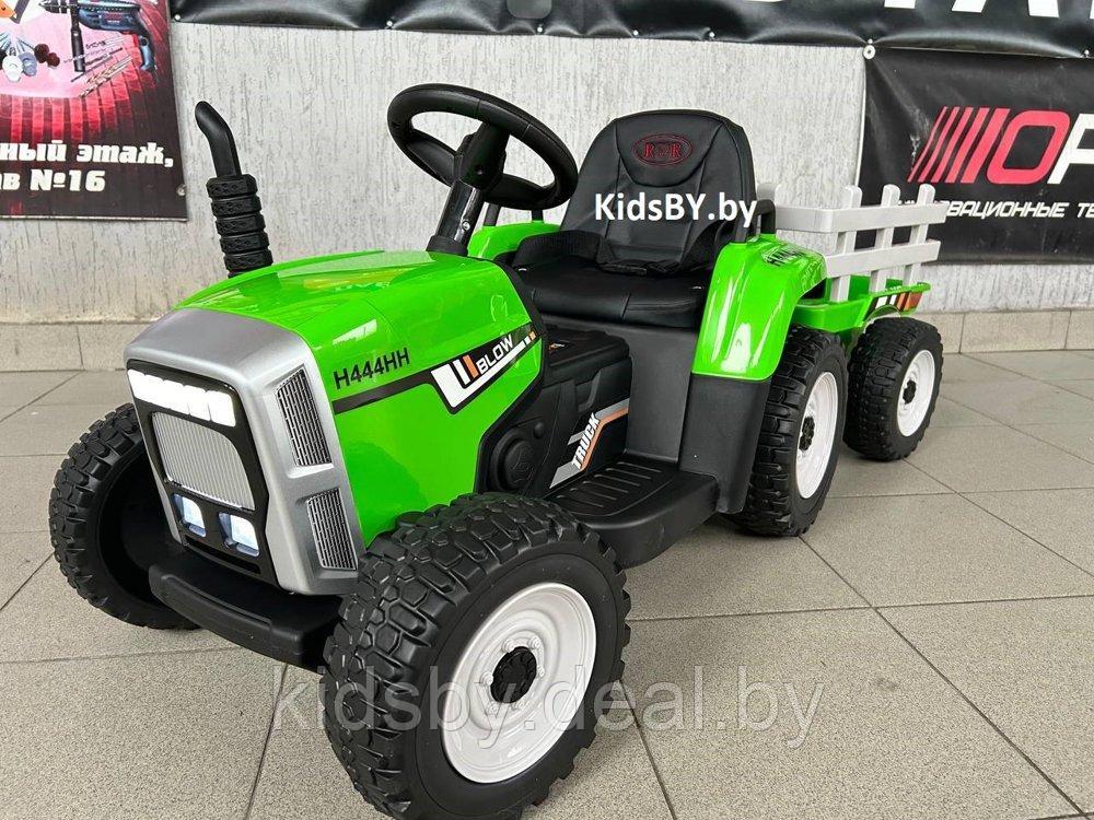 Детский электромобиль RiverToys H444HH (зеленый) трактор с прицепом и пультом - фото 2 - id-p162138796