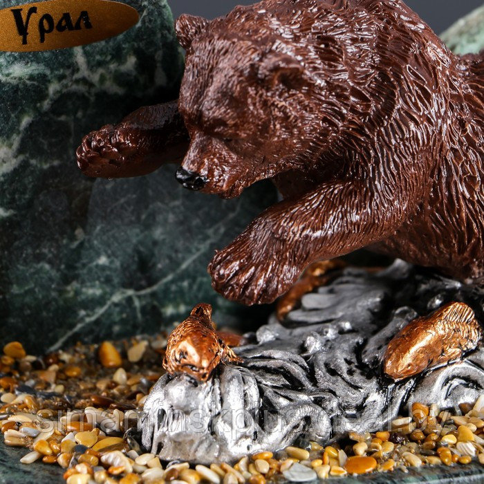 Сувенир "Медведь на рыбалке", 10х15х10 см, змеевик, гипс, минералы - фото 2 - id-p219690152