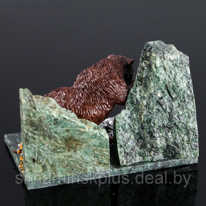 Сувенир "Медведь на рыбалке", 10х15х10 см, змеевик, гипс, минералы - фото 4 - id-p219690152
