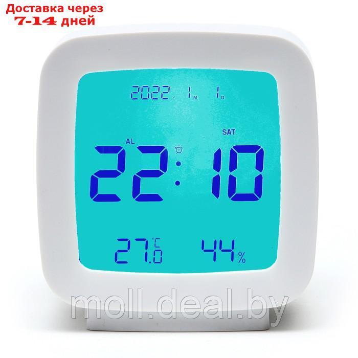 Часы настольные электронные: будильник, термометр, календарь, гигрометр, 7.8х8.3 см, белые