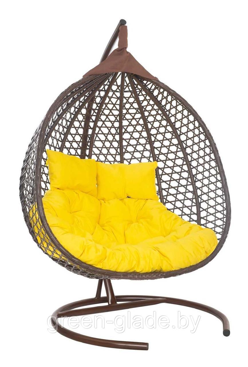 Подвесное двухместное кресло-кокон ФИДЖИ ротанг коричневый, подушка желтая