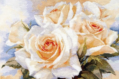 Набор для вышивания крестом «Белые розы».