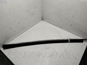 Молдинг стекла двери передней правой наружный Peugeot 405