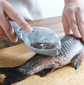 Рыбочистка - скребок с контейнером для чешуи / Нож для чистки рыбы