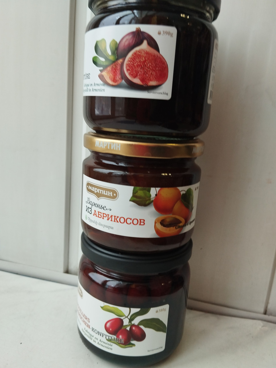Варенье из абрикосов,из кизила,из грецких орехов,из инжира 460 гр. Армения