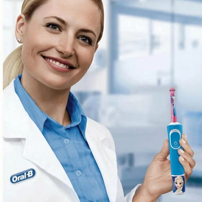 Электрическая зубная щетка Oral-B Vitality 100 Kids Plus Frozen Hbox D100.423.2K - фото 2 - id-p220102073