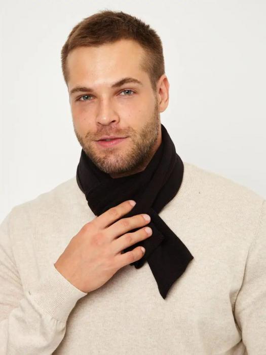 Зимний мужской шарф теплый шерстяной вязаный короткий черный однотонный под пальто шарфик хомут на шею - фото 7 - id-p220113322