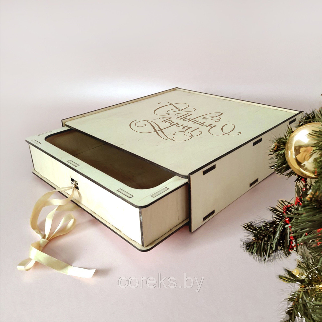 Подарочная деревянная коробка "С Новым годом" (размер 30*20 см)