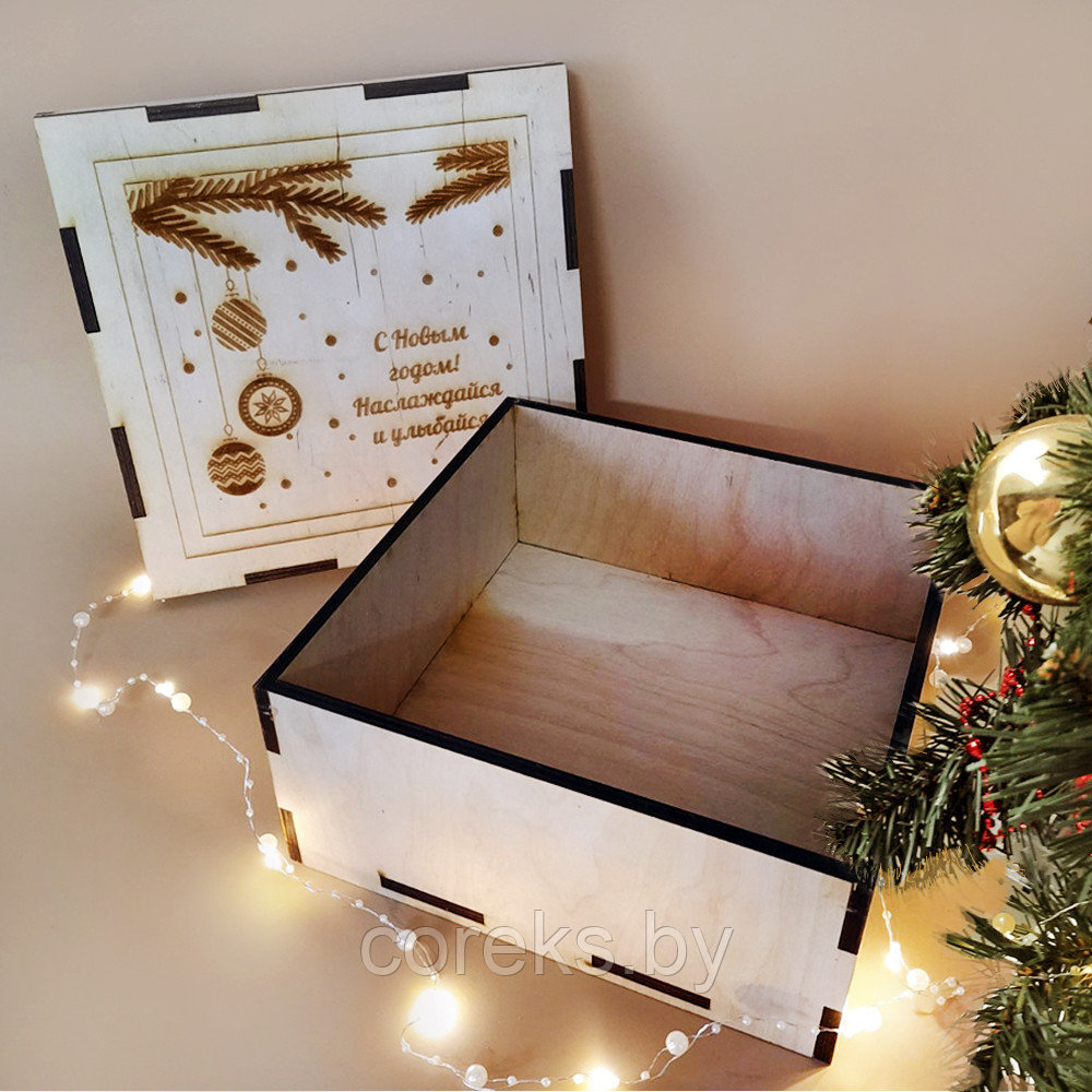 Новогодняя подарочная коробка (размер 21*21*10 см) №13 - фото 1 - id-p111447456
