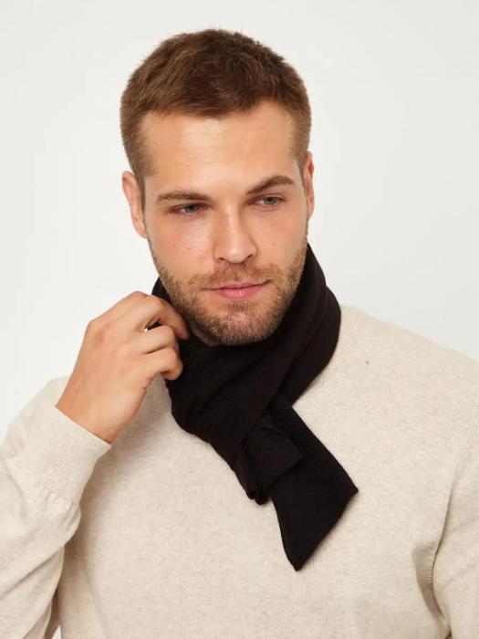 Зимний мужской шарф теплый шерстяной вязаный короткий черный однотонный под пальто шарфик хомут на шею - фото 6 - id-p220114898