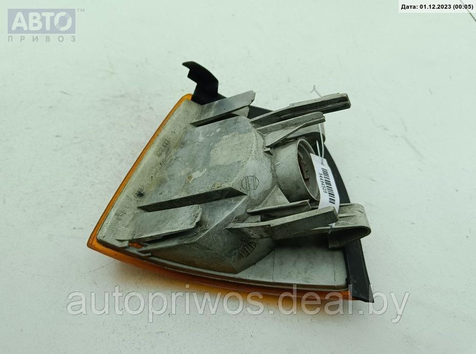Поворотник (указатель поворота) правый Audi 80 B4 (1991-1996) - фото 2 - id-p220215560